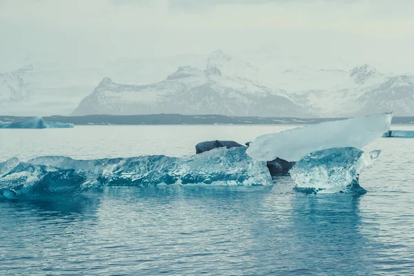 Ledovce Plovoucí Fotce Vodní Krajiny Krásná Příroda Scenérie Fotografie Zasněženými — Stock fotografie