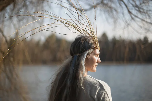 Close Middle Age Woman Willow Branches Crown Portrait Picture Pagan — Foto de Stock