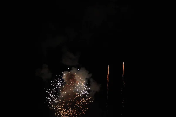 Bright Fireworks Salutes Night Sky — Stock Photo, Image
