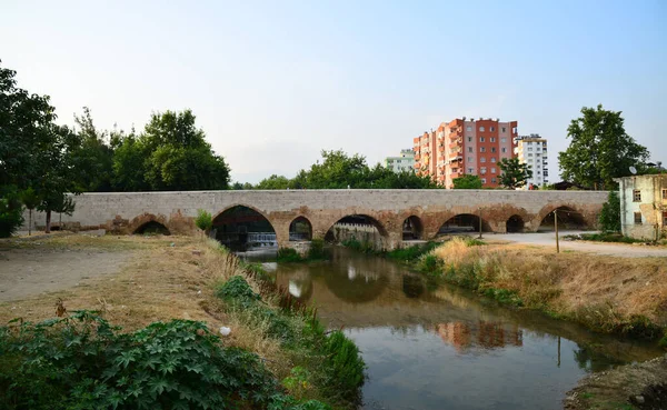터키의 로마의 다리는 시대까지 — 스톡 사진