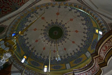 Türkiye 'nin Rize kentinde yer alan İslampaa Camii, 1571 yılında inşa edilmiştir..