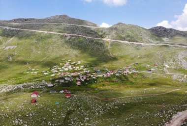 Türkiye 'nin Rize kentindeki Samistal Platosu önemli bir yerel platodur..