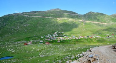 Türkiye 'nin Rize kentindeki Samistal Platosu önemli bir yerel platodur..