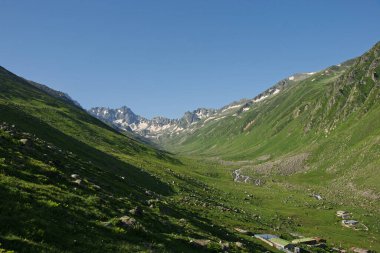 Türkiye 'nin Rize kentinde yer alan Kavrun Platosu önemli bir yerel platodur..
