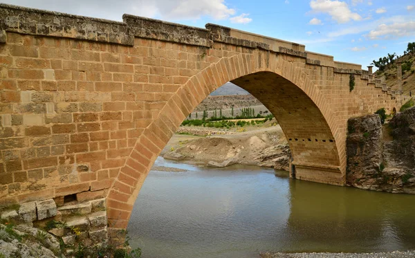 Puente Cendere Una Antigua Estructura Situada Distrito Kahta Adyaman — Foto de Stock