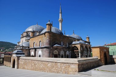 Türkiye 'nin Yozgat ilçesinde yer alan Capanolu Camii 1779 yılında inşa edildi. Yozgat 'ın en büyük camii..