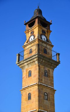 Yozgat, Türkiye 'de yer alan Saat Kulesi 1908 yılında dönemin belediye başkanı Tevfikizade Ahmet Bey tarafından inşa edildi..