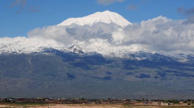 Ararat Dağı (5,137 metre), Türkiye 'nin en yüksek noktası