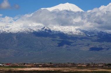 Ararat Dağı (5,137 metre), Türkiye 'nin en yüksek noktası