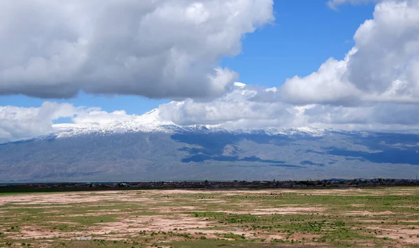 Ararat Dağı (5,137 metre), Türkiye 'nin en yüksek noktası