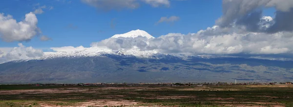 Арарат 5137 Метрів Найвища Вершина Туреччини — стокове фото