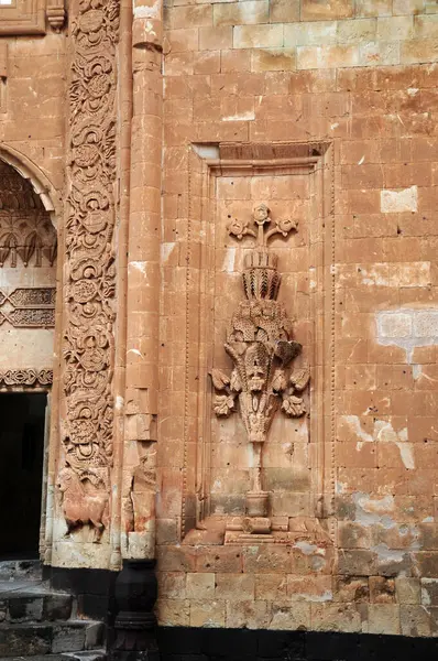 stock image Located in Doubeyazt, Turkey, this grand palace was built in the 17th century.