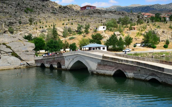 Puente Cesnigir Situado Distrito Turco Karakecili Fue Construido Siglo Xiii —  Fotos de Stock