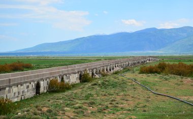 Türkiye 'nin Bolvadin kentinde yer alan Krkgz Köprüsü Bizans döneminde inşa edildi.