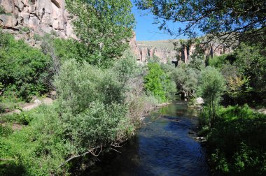 Türkiye 'nin Aksaray kentine bağlı olan İhlara Vadisi çok popüler bir yerdir. Vadide kaya kiliseleri var..