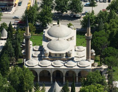 1486 yılında Amasya, Türkiye 'de kurulan Sultan II Beyazit Camii ve Kompleksi inşa edildi..