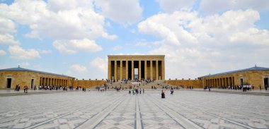Türkiye 'nin Ankara kentinde yer alan Anitkabir, Türkiye Cumhuriyeti' nin kurucusu Mustafa Kemal Atatürk 'ün gömüldüğü yer..