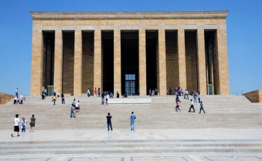 Türkiye 'nin Ankara kentinde yer alan Anitkabir, Türkiye Cumhuriyeti' nin kurucusu Mustafa Kemal Atatürk 'ün gömüldüğü yer..