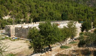 Alarahan Caravanserai is in Antalya, Turkey. It was built during the Seljuk period.