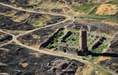 Van Castle, located in the city of Van, Turkey, was built during the Urartian period. There are ancient settlements around.