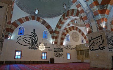 Edirne Eski Camii, Türkiye 'nin Edirne ilinde yer alan ve 1414 yılında tamamlanan bir camidir..