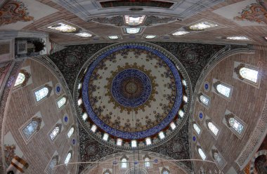 Türkiye 'nin Edirne kentinde yer alan 2. Beyazt Camii, 15. yüzyılda inşa edildi..