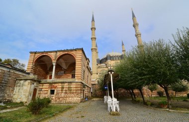 Türkiye 'nin Edirne kentindeki Selimiye Camii 16. yüzyılda inşa edilmiştir. Ülkedeki en önemli tarihi camilerden biridir..