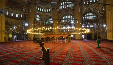 Türkiye 'nin Edirne kentindeki Selimiye Camii 16. yüzyılda inşa edilmiştir. Ülkedeki en önemli tarihi camilerden biridir..