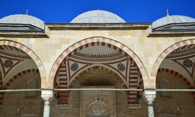 Türkiye 'nin Edirne kentindeki Selimiye Camii 16. yüzyılda inşa edilmiştir. Ülkedeki en önemli tarihi camilerden biridir..