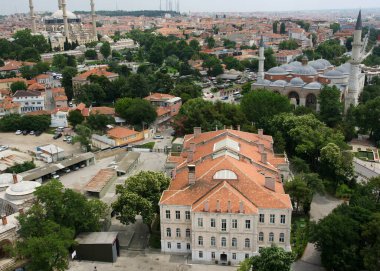 Türkiye 'nin Edirne kenti eski bir Osmanlı şehridir. Birçok tarihi eser içeriyor..