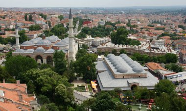 Türkiye 'nin Edirne kenti eski bir Osmanlı şehridir. Birçok tarihi eser içeriyor..
