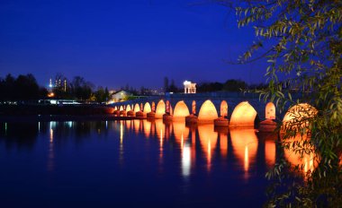 Türkiye 'nin Edirne kentinde yer alan Meriç Köprüsü 1847 yılında inşa edildi..
