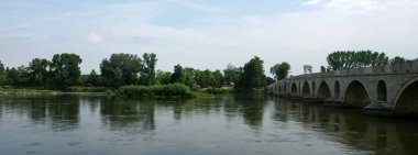 Türkiye 'nin Edirne kentinde yer alan Meriç Köprüsü 1847 yılında inşa edildi..