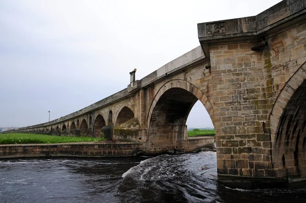 stock image Located in Edirne, Turkey, the Historical Long Bridge was built in 1443. It is the longest stone bridge in the world.