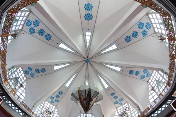 Τζαμί Merkez Βρίσκεται Στην Ακακόκα Της Τουρκίας Και Διαθέτει Σύγχρονη — Φωτογραφία Αρχείου