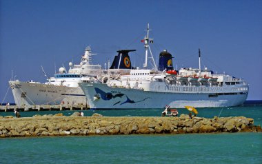 Aydn, Türkiye 'de yer alan Kusadasi ilçesi önemli bir turizm merkezidir..