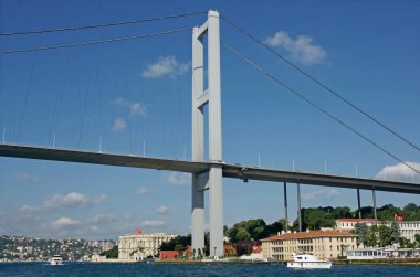 Tarihsel ve doğal zenginliğiyle Boğaz, dünyanın en önemli turizm merkezlerinden biridir..