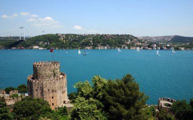 Tarihsel ve doğal zenginliğiyle Boğaz, dünyanın en önemli turizm merkezlerinden biridir..