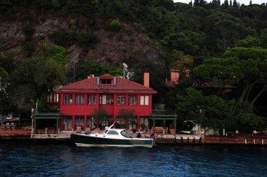 Tarihsel ve doğal zenginliğiyle Boğaz, dünyanın en önemli turizm merkezlerinden biridir..
