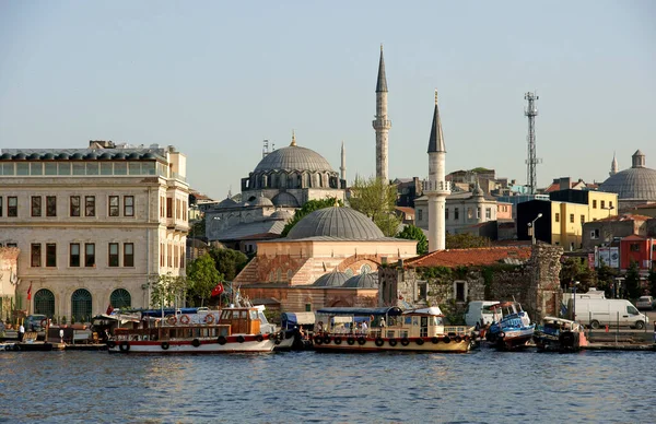 位于土耳其伊斯坦布尔的Ahi Celebi清真寺建于16世纪 它由Mimar Sinan建造 — 图库照片