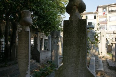 İstanbul 'un Uskudar ilçesinde yer alan Ahmediye Camii ve Kompleksi 1720 yılında Eminzade Hacı Ahmet Ağa tarafından inşa edildi..