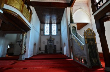 İstanbul, Türkiye 'de yer alan Arap Camii eski bir kiliseden camiye dönüştürüldü. 8. yüzyılda inşa edildiği düşünülüyor..