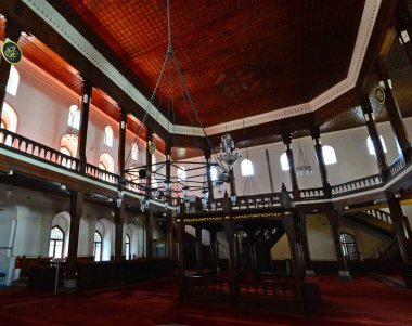 İstanbul, Türkiye 'de yer alan Arap Camii eski bir kiliseden camiye dönüştürüldü. 8. yüzyılda inşa edildiği düşünülüyor..