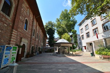 İstanbul, Türkiye 'de yer alan Arap Camii eski bir kiliseden camiye dönüştürüldü. 8. yüzyılda inşa edildiği düşünülüyor..