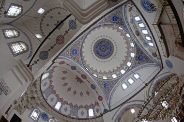 İstanbul, Türkiye 'deki Atik Ali Paşa Camii ve Kompleksi 1496 yılında inşa edildi..