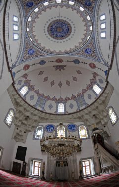 İstanbul, Türkiye 'deki Atik Ali Paşa Camii ve Kompleksi 1496 yılında inşa edildi..