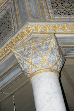 İstanbul, Türkiye 'de yer alan Ayasofya Kilisesi 532-537 yılları arasında inşa edilmiştir. İstanbul 'un fethinden sonra, 1453 yılında bir camiye dönüştürüldü..