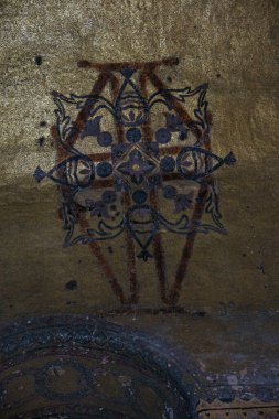 İstanbul, Türkiye 'de yer alan Ayasofya Kilisesi 532-537 yılları arasında inşa edilmiştir. İstanbul 'un fethinden sonra, 1453 yılında bir camiye dönüştürüldü..