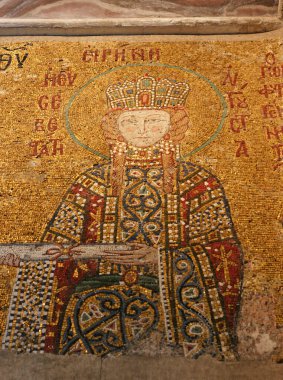 İstanbul, Türkiye 'de yer alan Ayasofya Kilisesi 532-537 yılları arasında inşa edilmiştir. İstanbul 'un fethinden sonra, 1453 yılında bir camiye dönüştürüldü..