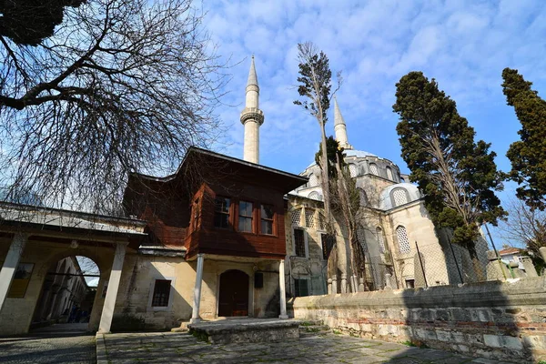 Meczet Kompleks Atik Valide Położony Stambule Turcja Został Zbudowany Przez — Zdjęcie stockowe